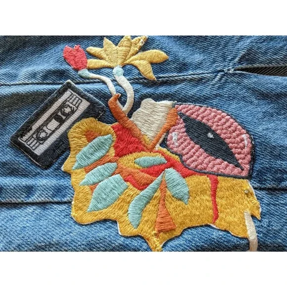 NWOT ZARA Trafaluc Denimwear Floral Embroidered Patch Slit Jeans Size 4 - Picture 9 of 16